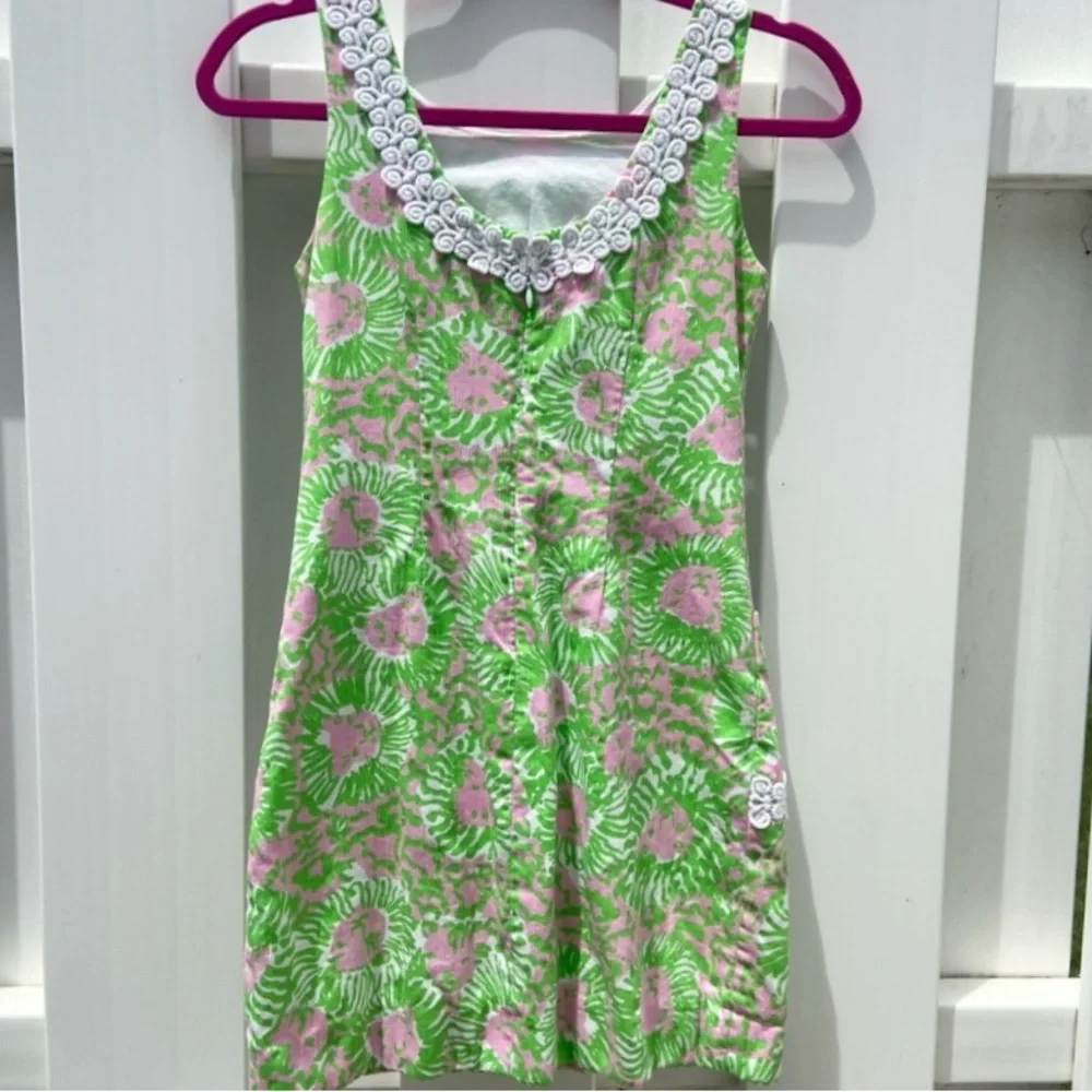 Lilly Pulitzer Liz Shift Dress Lion Print Green Pink Size 00 - Picture 3 of 8